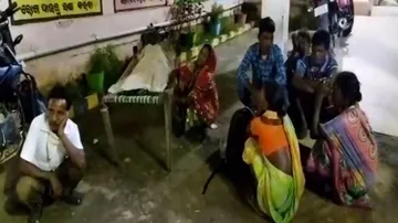 ଅନଲାଇନ୍‌ କ୍ଲାସ୍‌ ପାଇଁ ଆସିଲାନି ନେଟୱର୍କ, ପାହାଡରୁ ଖସି ଚାଲିଗଲା ଜୀବନ