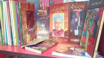 ଷଷ୍ଠ ଶ୍ରେଣୀର ଛାତ୍ରୀ ଆରମ୍ଭ କଲେ ମୋହଲ୍ଲା ଲାଇବ୍ରେରୀ