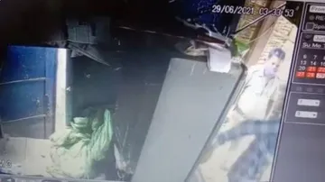 ଚା’ ଦୋକାନୀଙ୍କ ନାବାଳକ ପୁଅକୁ ମାଡ଼ ଘଟଣା: ବହିଷ୍କାର ହେଲେ ୨ ହୋମଗାର୍ଡ଼