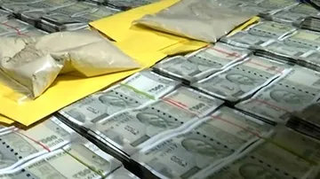 ଘର ଭିତରୁ ମିଳିଲା ୫୫ ଲକ୍ଷ ଟଙ୍କାର ବ୍ରାଉନସୁଗର ଓ ୩୪ ଲକ୍ଷରୁ ଅଧିକ ଟଙ୍କା