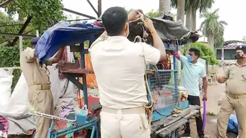 କଳିମଞ୍ଜି ପୋତିଥିବା ରାଜାର ୩ ଦୋକାନକୁ ମାଟିରେ ମିଶାଇଲା ପୋଲିସ