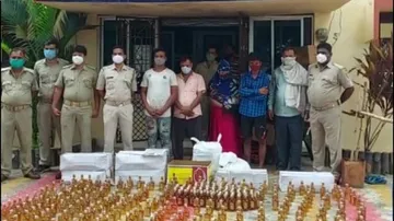 ସାବଧାନ ! ପୁଣି ଧରା ପଡ଼ିଲା ନକଲି ମଦ, ଦେଖିବାକୁ ଅବିକଳ ବିଦେଶୀ ବ୍ରାଣ୍ଡ