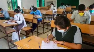 ମାଟ୍ରିକ୍‌ ପରୀକ୍ଷାରେ ତ୍ରୁଟି: ଅଭିଯୋଗକୁ ସ୍ୱୀକାର କଲେ ସ୍କୁଲ କର୍ତ୍ତୃପକ୍ଷ