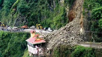 ହିମାଚଳରେ ଭୂସ୍ଖଳନ: ଚାହୁଁ ଚାହୁଁ ଗାଏବ ହୋଇଗଲା ରାସ୍ତା