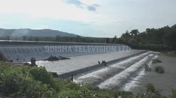 ପ୍ରକୃତି ପ୍ରେମୀଙ୍କୁ ଆକୃଷ୍ଟ କରୁଛି ବାଲିଡିହା ଡ୍ୟାମ୍ : ଆକାଶରେ ବର୍ଷା ଘୋଟିଲେ ସବୁଜ ବନାନୀରେ ସଜେଇ ଦିଏ ପ୍ରକୃତି ରାଣୀ