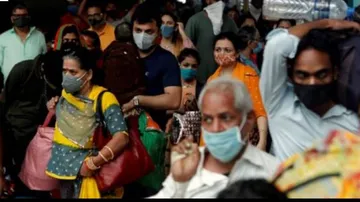 ସାବଧାନ ! ଚଳିତ ମାସରେ ଆସିପାରେ କରୋନାର ତୃତୀୟ ଲହରୀ . . .