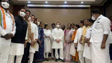 ରାହୁଲ ଗାନ୍ଧୀଙ୍କ 'ଜଳଖିଆ ରାଜନୀତି’ : ମୋଦିଙ୍କ ବିରୋଧରେ ଏକାଠି ହେଲେ ୧୪ ବିରୋଧୀ ଦଳ