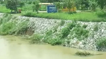 ବନ୍ୟା ଜଳ ଆସୁ ଆସୁ ଭୁଶୁଡ଼ି ପଡ଼ିଲା ନଦୀର ପଥର ପ୍ୟାକିଂ