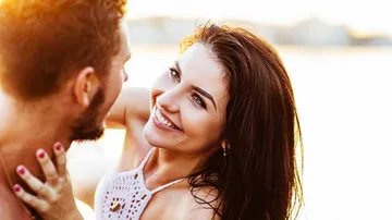 ଜାଣନ୍ତୁ କେଉଁ ପୁରୁଷଙ୍କ ପ୍ରତି ମହିଳା ହୋଇଥାନ୍ତି ବେଶି ଆକର୍ଷିତ