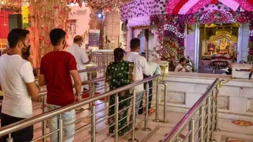 ପାର୍ବଣ ଋତୁରେ କେମିତି ହେବ ପୂଜା? ଗାଇଡ୍‌ଲାଇନ ଜାରି କଲେ ସରକାର