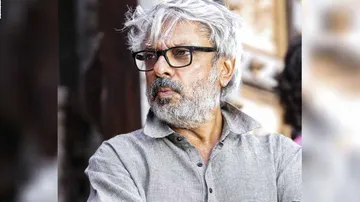 ସଞ୍ଜୟ ଲୀଲା ଭନ୍‌ସାଲୀଙ୍କ ଡ୍ରିମ୍ ପ୍ରୋଜେକ୍ଟ 'ହୀରା ମଣ୍ଡି'ର ପ୍ରଥମ ପୋଷ୍ଟର ରିଲିଜ୍