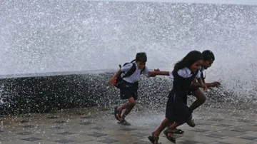 ବର୍ଷା ସହ ବଜ୍ରପାତ ନେଇ ୧୯ ଜିଲ୍ଲାକୁ ୱାର୍ଣ୍ଣିଂ