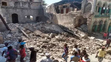 ତାଣ୍ଡବ ରଚିଲା ଶକ୍ତିଶାଳୀ ଭୂକମ୍ପ: ଚାଲିଗଲା ୩୦୪ ଜୀବନ, ମାଟିରେ ମିଶିଗଲା ବଡ଼ ବଡ଼ କୋଠା