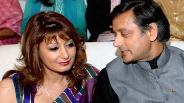 ସୁନନ୍ଦା ପୁଷ୍କର ମୃତ୍ୟୁ ମାମଲାରେ ଶଶି ଥରୁରଙ୍କୁ ଆଶ୍ୱସ୍ତି : କଂଗ୍ରେସ ନେତାଙ୍କୁ ନିର୍ଦ୍ଦୋଶରେ ଖଲାସ କଲେ କୋର୍ଟ