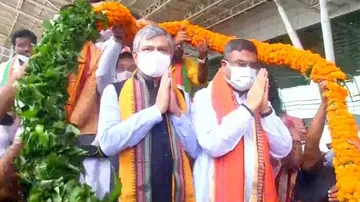 ଓଡ଼ିଶାରେ ପହଞ୍ଚିଲେ କେନ୍ଦ୍ର ଶିକ୍ଷା ମନ୍ତ୍ରୀ ଧର୍ମେନ୍ଦ୍ର ପ୍ରଧାନ ଓ କେନ୍ଦ୍ର ରେଳ ମନ୍ତ୍ରୀ ଅଶ୍ୱନୀ ବୈଷ୍ଣବ