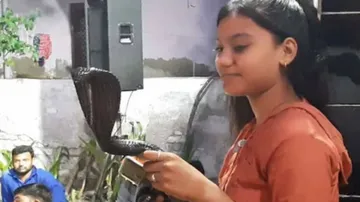 Churu Children Playing With Snake