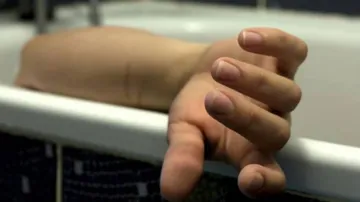 16-Years Old Commit Suicide