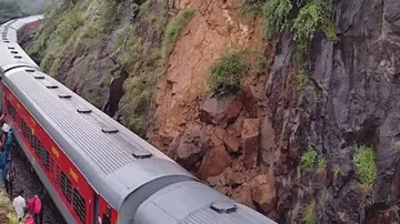 train derail