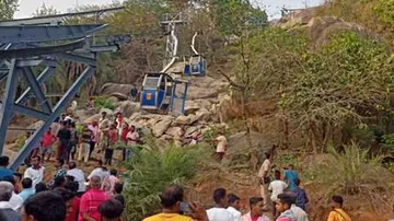 Many people injured due to trolley breakdown