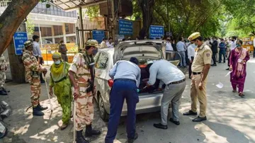 Firing outside Delhi's Rohini court after skirmish