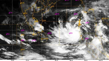 Low pressure over Bay of Bengal likely to turn into depression today