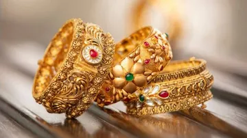 Gold price trade lower: Check gold rates for today
