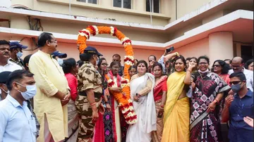 NDA's presidential candidate Draupadi Murmu in Odisha, meets Odisha CM