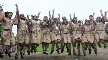 ପରୀକ୍ଷା ଫଳ ବାହାରିଲା...ଖୁସି ମନାଉଛନ୍ତି ଛାତ୍ରଛାତ୍ରୀ,ଦେଖନ୍ତୁ କିଛି ଦୃଶ୍ୟ..