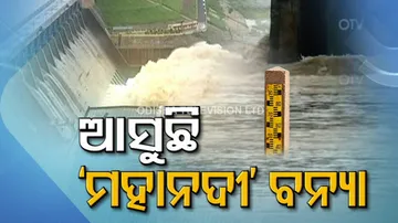 Water level of river rising, the people are in danger of flooding