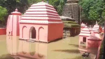 କଟକ ଜିଲ୍ଲାର ବଡ଼ମ୍ବା ନିକଟସ୍ଥ ସିଂହନାଥ ପୀଠ ପାଣି ଘେରରେ...