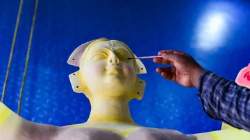 ରାଜଧାନୀର ଝାରପଡ଼ା ପୂଜା ମଣ୍ଡପରେ ଚାଲିଛି ମୂର୍ତ୍ତି ନିର୍ମାଣ