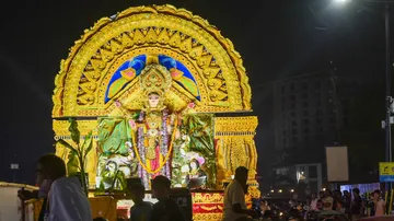  ମେଲାଣି ନେଉଛନ୍ତି ମାଆ ଧନଦାତ୍ରୀ