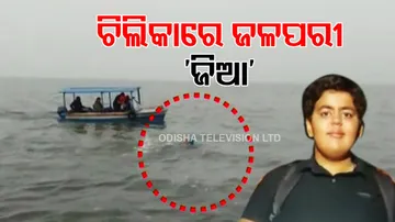 'Jal Pari' Jiya swims 21km across Chilika lake in Odisha