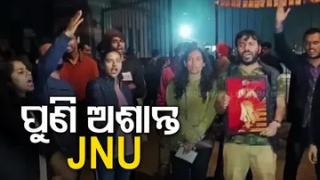 Clash Erupts Between ABVP and JNU Students Union