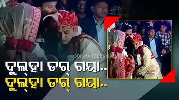 Friends Prank Groom On Wedding Stage