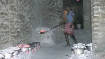 ଏମିତି ତିଆରି ହୁଏ ଛେନାପୋଡ଼