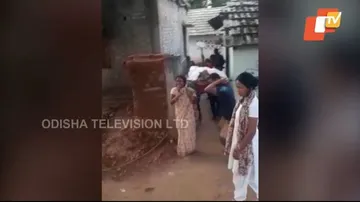 Woman shoulder mother’s body