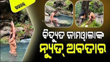 Vidyut jamwal shared his nude photos from jungle