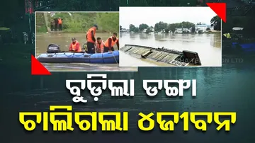 Boat overturns in Srinagar's River Jhelum