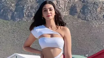 Who is sana makbul wins big boss ott 3 25 lakh cash