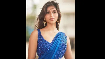 Suhana khan share photos in glamourous saree