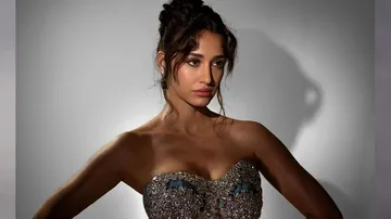 ଷ୍ଟାଇଲିସ୍ ଲୁକ୍‌ରେ ଲୋକଙ୍କୁ ଦିବାନା କଲେ ବୋଲ୍ଡ ଅଭିନେତ୍ରୀ ଦିଶା ପାଟନୀ