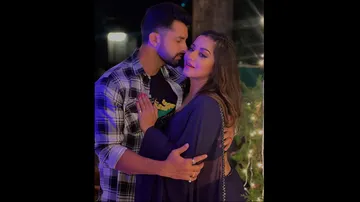 Monalisa shared romantic photos with husband fans shocked