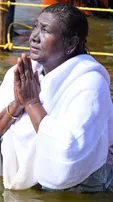 ଆଜି ରାଷ୍ଟ୍ରପତି ଦ୍ରୌପଦୀ ମୁର୍ମୁ ପ୍ରୟାଗରାଜ ଗସ୍ତରେ ଯାଇ ମହାକୁମ୍ଭରେ ସ୍ନାନ କରିଛନ୍ତି 