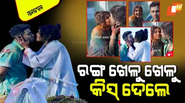 Priyanka chopra and nick jonas holi celebration with kiss