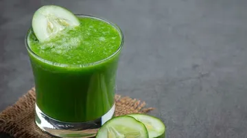 Allergic to sunscreen then use these things to avoid tanning