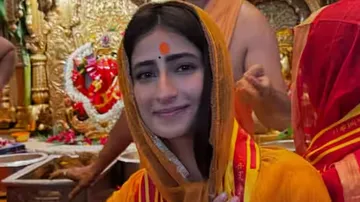 Palak Tiwari visits siddhivinayak temple after bhootnii release