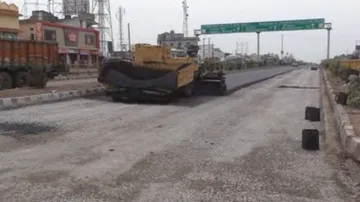 ଇଏ ରାସ୍ତା ନୁହେଁ ଯମ ପୁରକୁ ବାଟ : ଦୁର୍ଘଟଣାରେ ଯାଉଛି ଜୀବନ କିନ୍ତୁ ଚେତୁନାହିଁ ପ୍ରଶାସନ