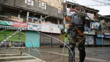 ସାବଧାନ! ସୁରକ୍ଷାକର୍ମୀଙ୍କ ଉପରେ ଆକ୍ରମଣ କଲେ ଆଉ ମିଳିବ ନାହିଁ ସରକାରୀ ଚାକିରି