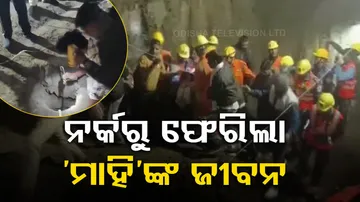 5 Yr Old Girl Rescued After 9 Hours Who Falls Into Borewell 